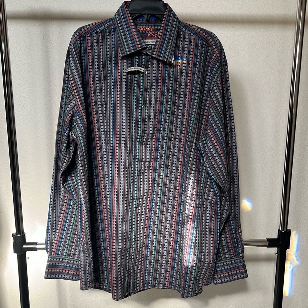A brand new Visconti Black shirt. Multicolored size XL. Fabric from Portugal.